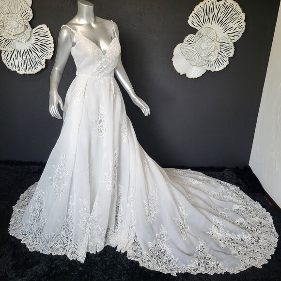 NWT~$2899~CALLA BLANCHE~8/10~IVORY LACE EMBROIDERED BALL GOWN WEDDING DRESS - Picture 8 of 16